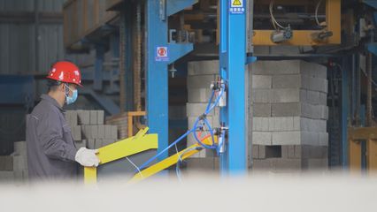 實干興普 奮勇爭先——建筑垃圾“點石成金”，首個固廢綜合利用項目落地思茅水泥磚設備