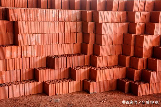 農(nóng)村建房熱潮退去 紅磚“退位”，水泥磚如何憑設(shè)備贏家？